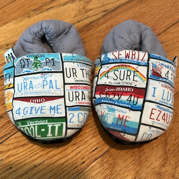 PLKC Baby Moccasins cute license plates- Infant 6-12 months - Picture 2 of 5